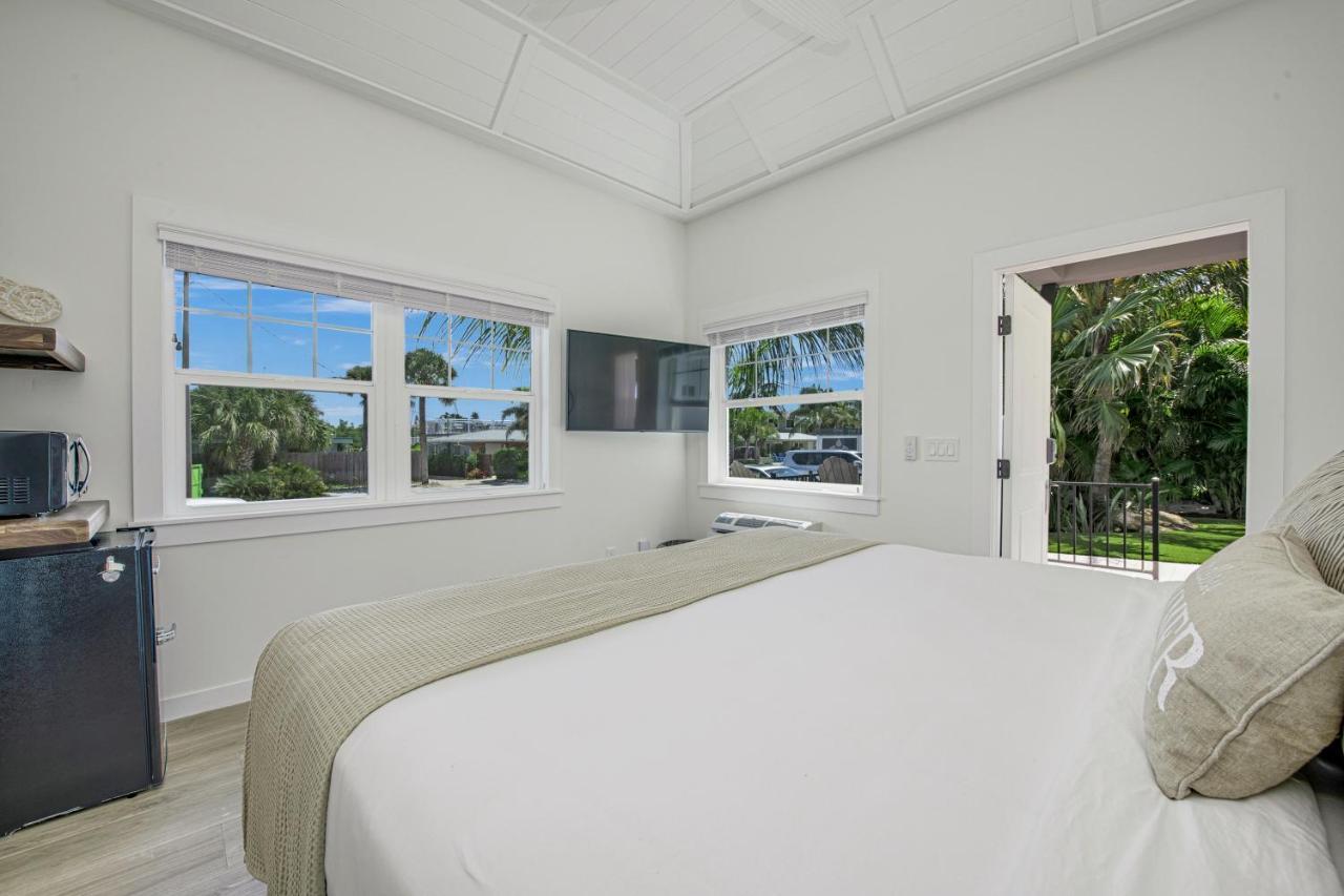 Casey Key Resorts - Beachfront Nokomis Exterior photo